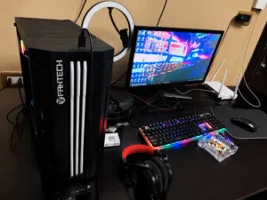 بي سي للبيع مع شاشة 144hz بسعر لقطة حرق