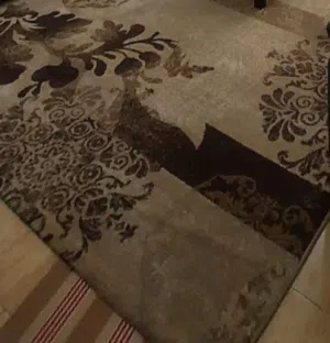 سجاده لون بني صناعه تركبه بحاله ممتازه قياس 2.25×3.25