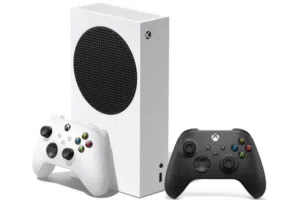 Xbox Series S مستعمل بحالة ممتازة  مع 2 ايد وحدة لون ابيض وثانية لون اسود