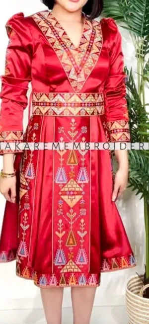 فستان تطريز لون خمري مقاس 44