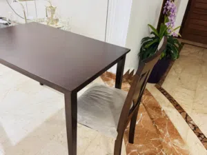 طاولة اكل خشب جديدة بالباكو مع عدد 4 كراسي طاولة اكل جديدة بالباكو مع 6 كراسي