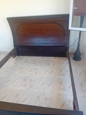 تخت مزوج مستعمل بدون الخشبتين