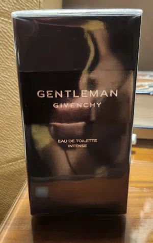للبيع  givenchy gentleman  eau de toilette intense