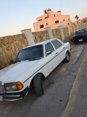 مرسيدس بنز 1978 موديل وتعديلات كاملة لعشاق المرسيدس القديم