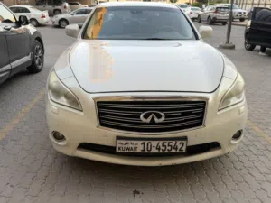 Infiniti M37