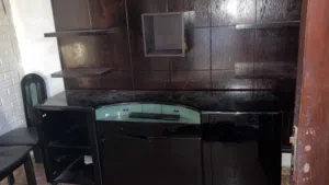 طاولة سفرة 8 كراسي +بيرو + طاولته