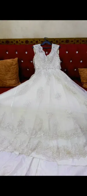 فستان زفاف للبيع بدون نفاش