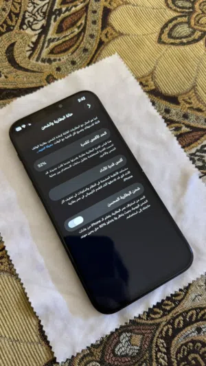 ايفون 12 العادي مافي اي مشاكل فقط مبدله شاشه مساحته 128 وبطاريه 92 السعر 65 قابل للتفاوض