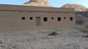 بيت طين كبير جدا في حضرموت في منطقة باعلال