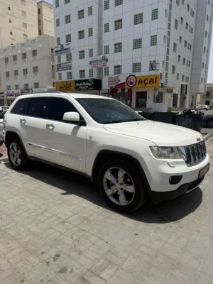 للبيع جيب جراند شيروكي (Jeep Grand Cherokee) – وكالة عُمان