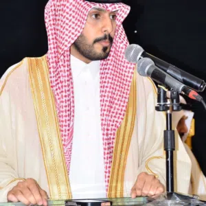 الإعلامي فواز بن فارس ( مقدم حفلات منبري )  وتسليم هدايا للمشاركين لخبرة أكثر من 5 سنوات في المجال