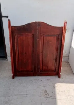 باب خشب نظيف