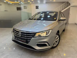 MG 5 2023  لون سلفر  بحالة الوكالة