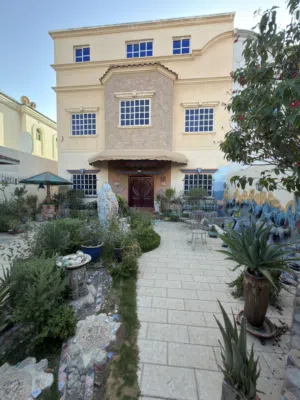 للبيع فيلا في عالي موقع راقي  For sale a clean villa in Aali