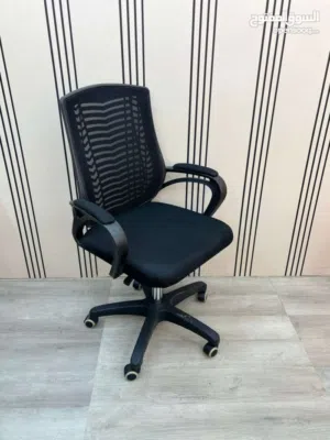 كرسي مكتب شبك عملي ومريح تصميم أنيق مناسب للمكاتب والشركات والاستخدام المنزلي مقعد مريح مع قاعدة متح