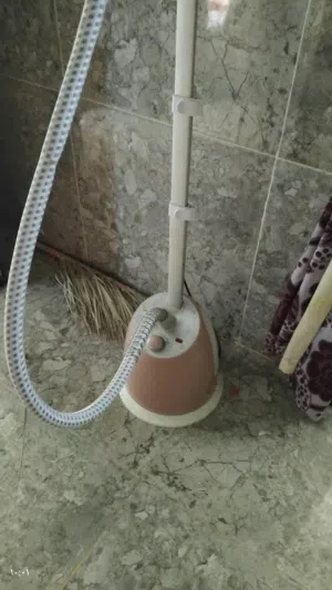 مكواه بخار شبه جديده لم تستخدم