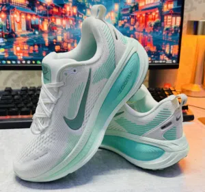 Nike Running Vomero 18 zoomx trainers in white and light blue new