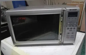 ميكرويف وستاره من ايكيا مقاس 180 وسرير الاطفال وطاول طعام وجفافه