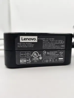 شاحن لابتوب لينوفو اصلي مستعمل 45w 20فولت 2.25 امبير