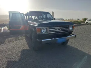 لاندكروزر صالون موديل 1985 للبيع