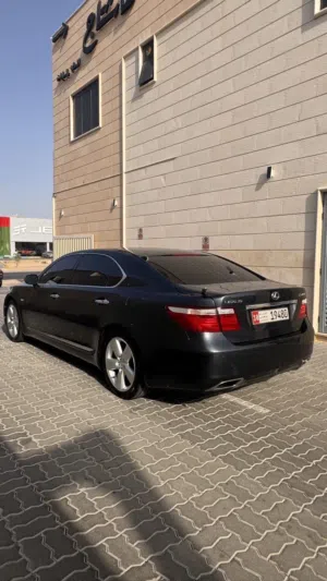 Lexus LS460