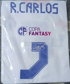 قميص ريال مدريد للبيع موقع من الاسطوره روبيرتو كارلوس معاه شهاده توقيع