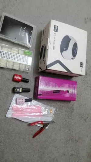 مستلزمات عناية بالاظافر للبيع