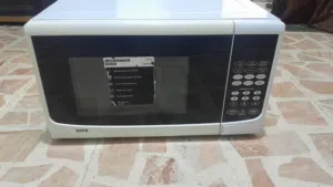 ميكرويف نوع سونا لون ابيض  حجم 25 لتر يعمل بشكل ممتاز