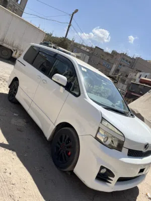 Toyota Voxy 2010 تويوتا فوكسي