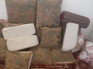 مساند  مستعملات بحالة ممتازة..وطرف جلسة جديد نشاف الربيع ممتاز للبيع