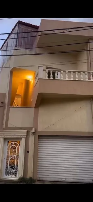 ‏٥ غرف نوم ‏.‏ حمّامين ‏.‏ 300 م٢‏1
