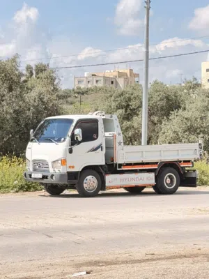 شاحنة هيونداي 2015 ديزل مرخصة بمواصفات كوريا مع ميكانيكا ممتازة