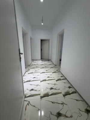 طابق للإيجار