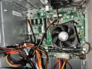 PC للبيع مستعمل