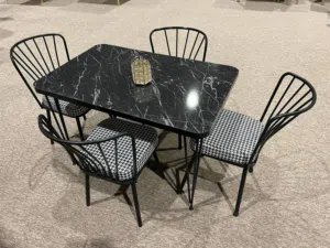 ميز طعام فاليز