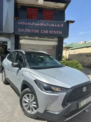 استاجر الان جيب تويوتا كورولا كروس موديل 2023 فل كامل اضافات باسعار تنافسية فقط من الجنوب للتاجير