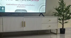 طاوله تلفزيون بحاله ممتازه