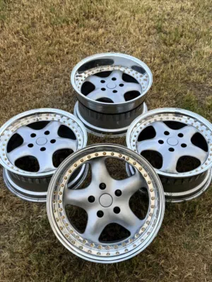 RH R17 Artec Speedline Design L wheels