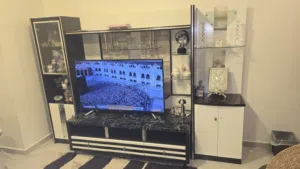 ( بوفيه ) واجهة معيشه بحالة ممتازه ومن النوع الجيد ودزاين مودرن  بسعر حرررق  200 دينار