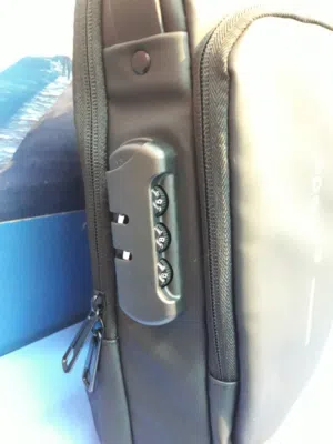 حقيبة شنطة السفر الكتف واليد مع منفذ شحن خارجي ..