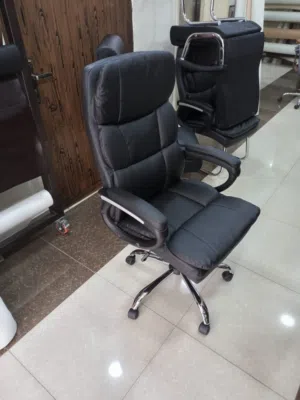 تشكيلة كراسي مدير طبي متعددة الحركات شامل التوصيل