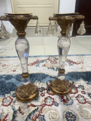 حامل شموع مستعمل بقواعد خشبيه