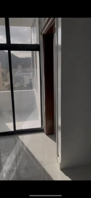 شقه للبيع صنعاء حده موقع مميز جدا