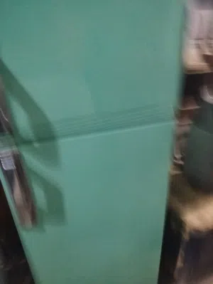 ثلاجه كريازي للبيع بحاله ممتازه