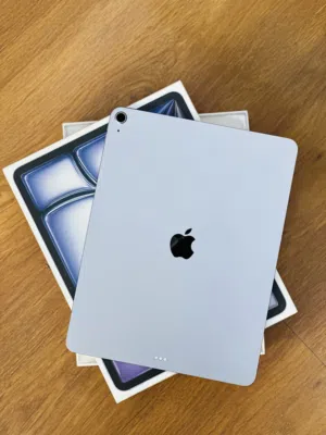 ipad Air 7 M3 13-inch 128gb under warranty 11 month available with box excellent condition