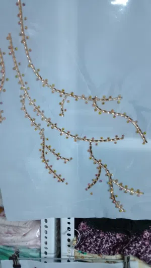 بصمات صدر نسائي