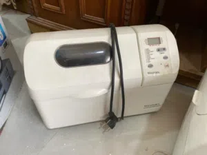 عجانة وصانعة توست