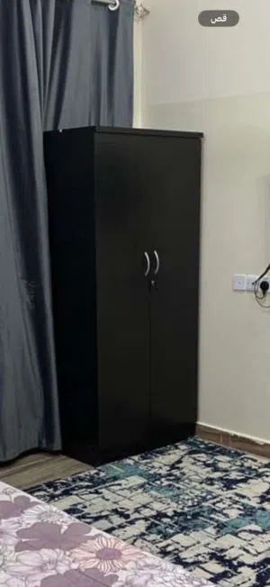 دولاب خشبي حالته جدا ممتازه
