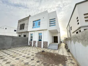 فلة قيد الإنشاء للبيع