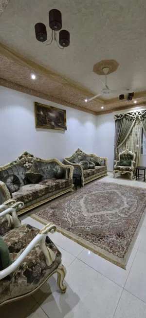 للبيع: عدد 2 طقم جلسات كراسي خشب زان فاخر مع طاولات